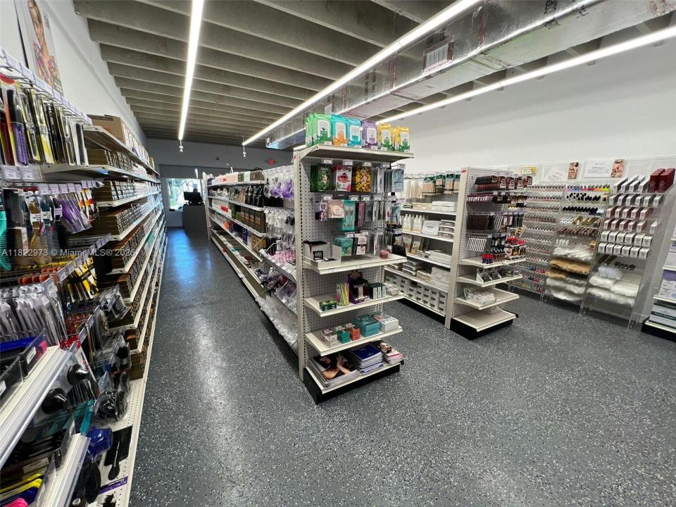 3645 W 16th Ave,, Hialeah, Florida 33012, Stati Uniti