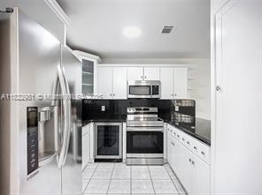 6753 NW 182nd St 104, Hialeah, Florida 33015, Amerika Birleşik Devletleri