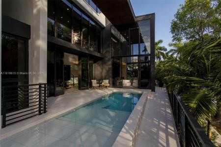 3571 Fair Isle St, Miami, Florida 33133, USA