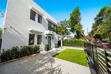 550 NW 42nd St, Miami, Florida 33127, USA