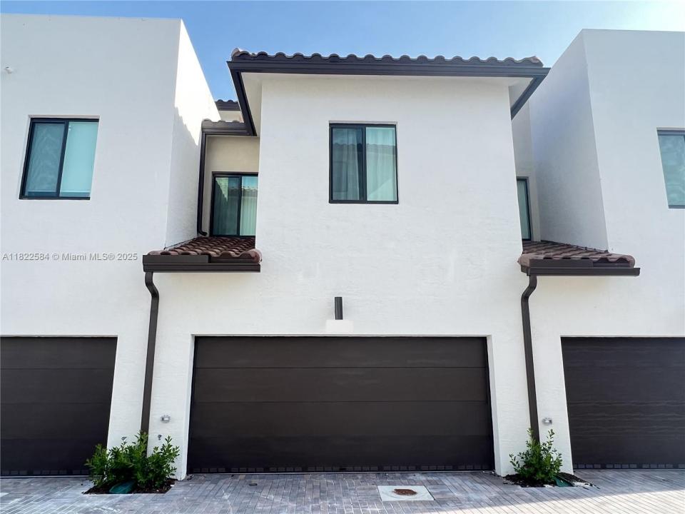 8224 NW 43 Street 8224, Doral, Floride 33166, États-Unis