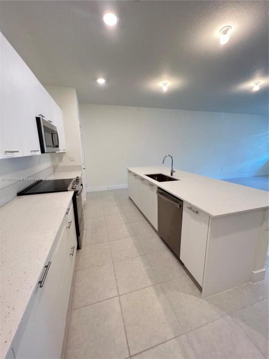 8224 NW 43 Street 8224, Doral, Floride 33166, États-Unis