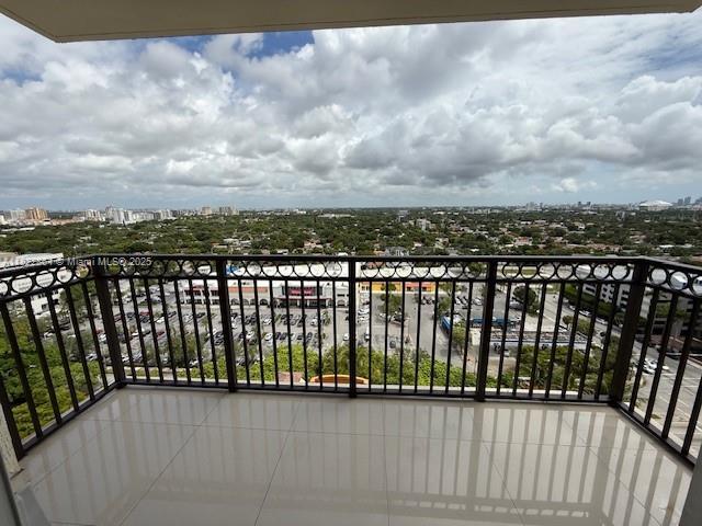 3232 SW 22nd Ter 1710, Miami, Florida 33145, Estados Unidos