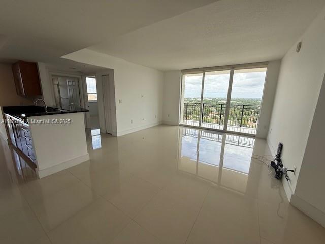 3232 SW 22nd Ter 1710, Miami, Florida 33145, Estados Unidos