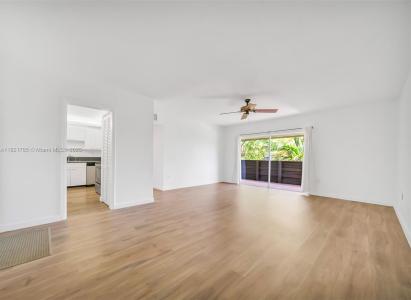 8335 SW 72nd Ave 315D, Miami, Florida 33143, USA