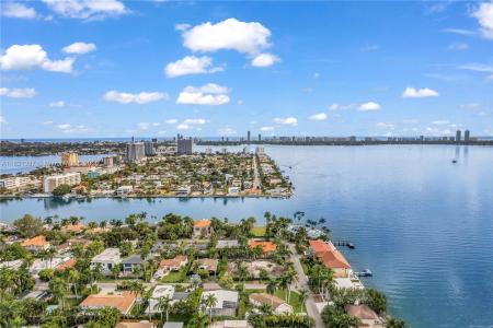 7431 Coquina Dr, North Bay Village, Florida 33141, USA