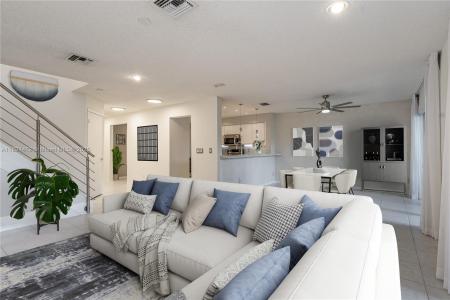 1654 SW 109th Ter, Davie, Florida 33324, USA