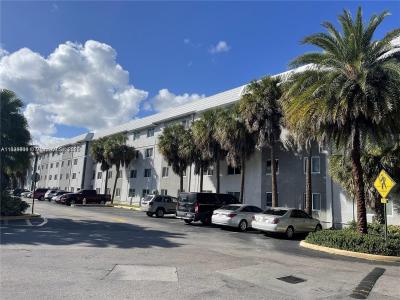 10820 SW 200 dr OFC, Cutler Bay, Florida 33157, USA