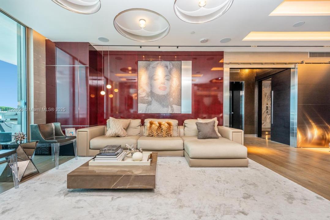 50 S Pointe Dr 905, Miami Beach, Florida 33139, Stati Uniti