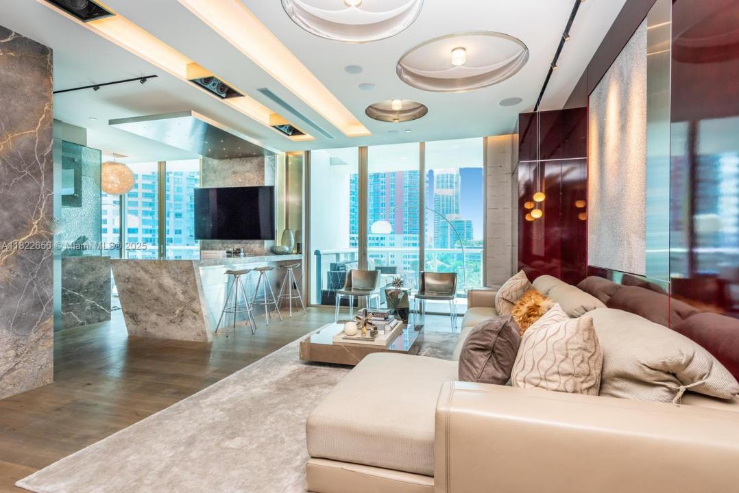 50 S Pointe Dr 905, Miami Beach, Florida 33139, Stati Uniti