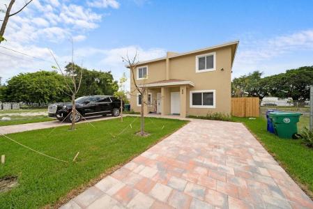 1770 NW 55th St, Miami, Florida 33142, USA