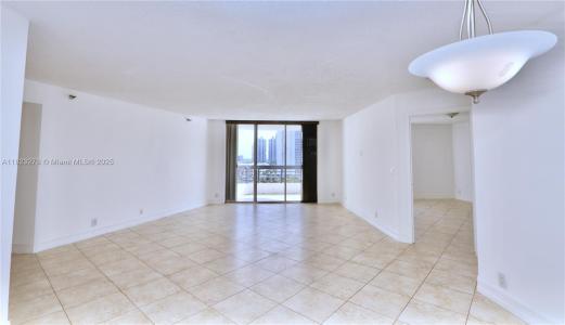 3500 Mystic Pointe Dr 1207, Aventura, Florida 33180, USA