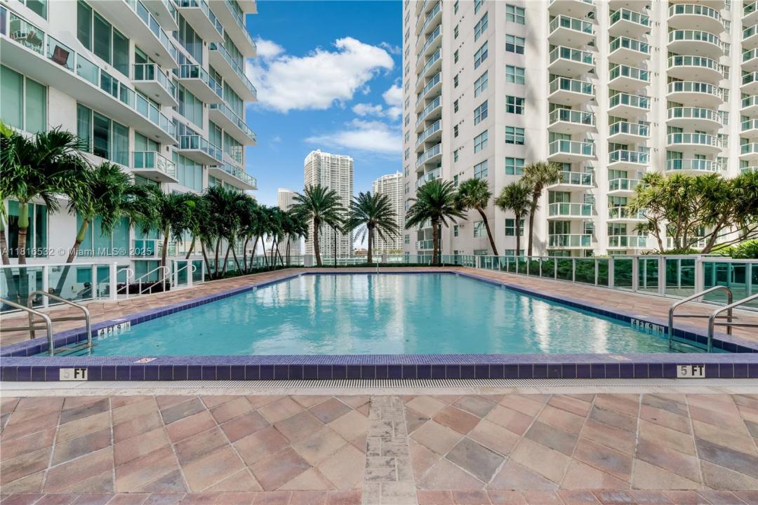 41 SE 5th St 2107, Miami, Florida 33131, USA