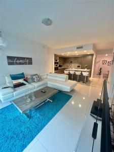 7661 NW 107th Ave 207, Doral, Florida 33178, USA