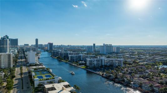 2101 S Ocean Dr 2707, Hollywood, Florida 33019, USA