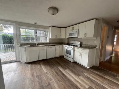 100 kenneth Avenue, Warwick, רוד איילנד 02889, ארצות הברית של אמריקה