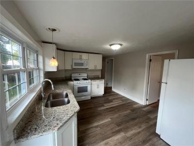 100 kenneth Avenue, Warwick, רוד איילנד 02889, ארצות הברית של אמריקה