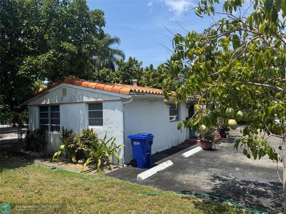 1100 NE 182nd St, N Miami Beach, North Miami Beach, فلوريدا 33162, الولايات المتحدة