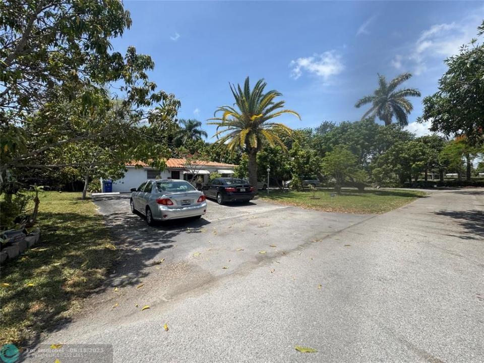 1100 NE 182nd St, N Miami Beach, North Miami Beach, فلوريدا 33162, الولايات المتحدة