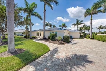 947 S TOWN AND RIVER DR, Fort Myers, Florida 33919, USA