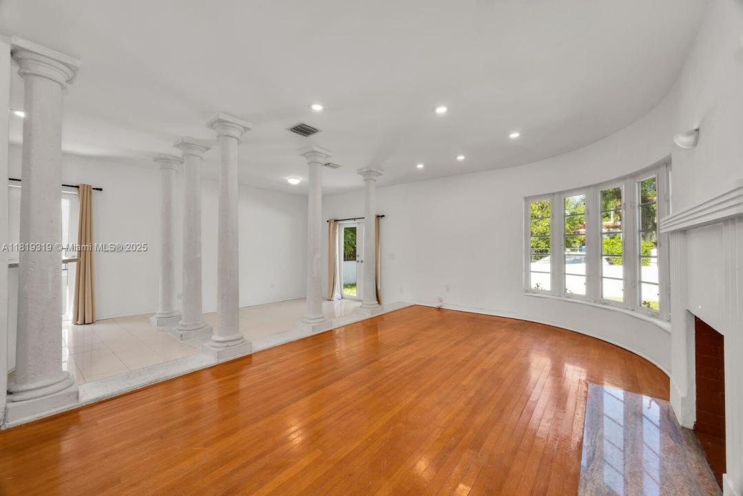 1409 Medina Ave, Coral Gables, Florida 33134, Estados Unidos