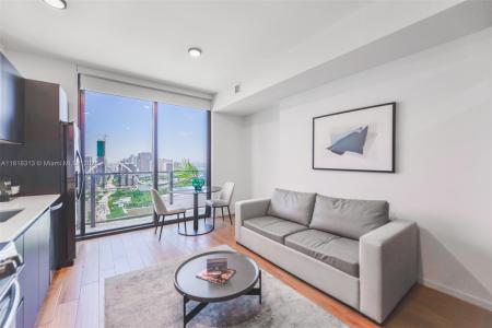398 NE 5th St 2407, Miami, Florida 33132, USA