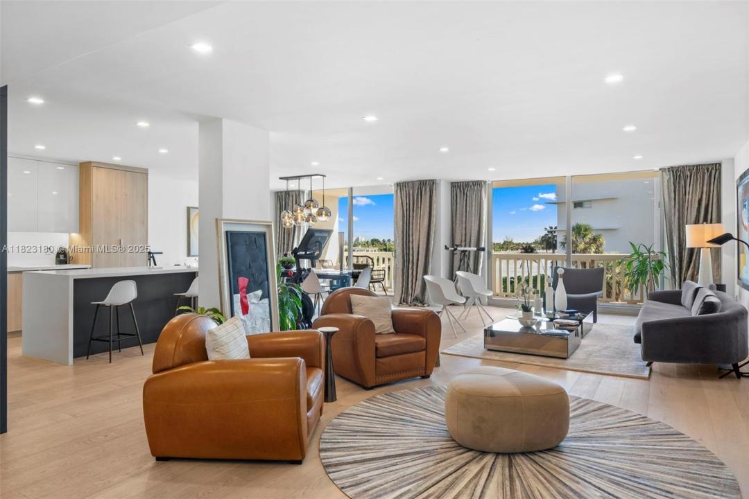 9111 E Bay Harbor Dr 4D, Bay Harbor Islands, Floryda 33154, USA