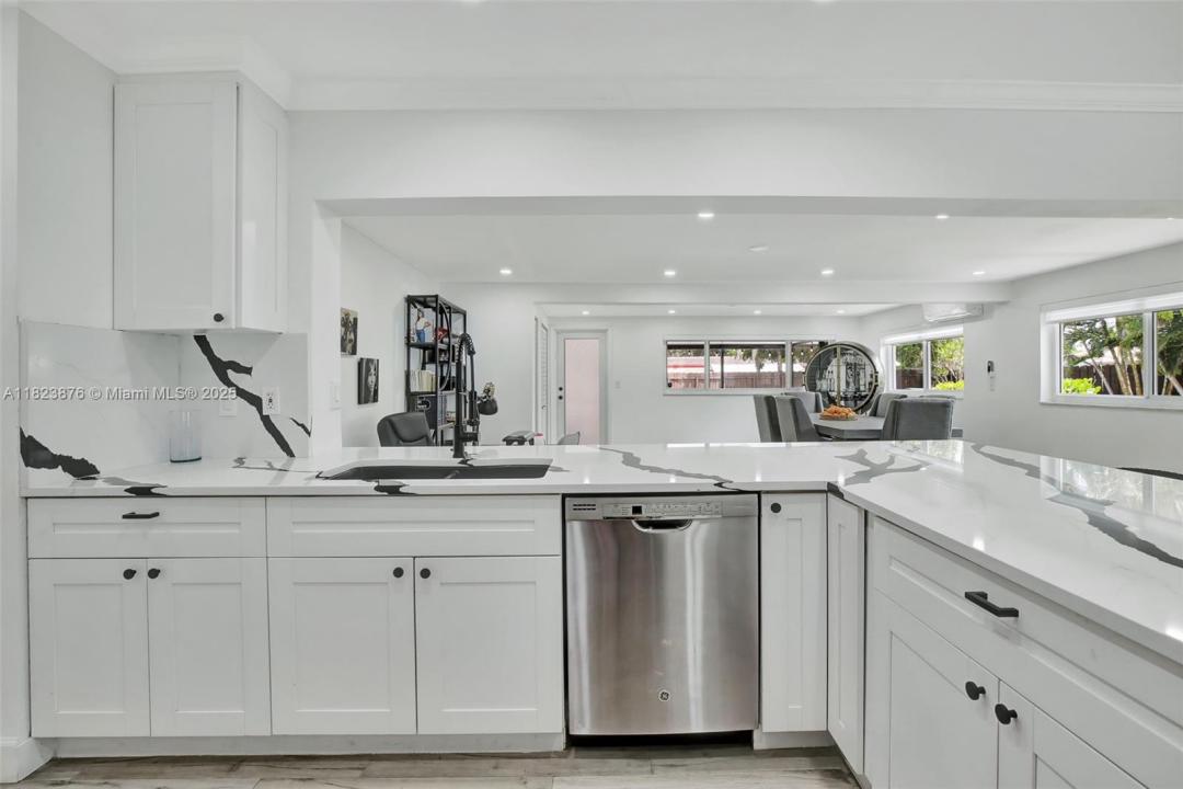 4117 Mckinley St, Hollywood, Florida 33021