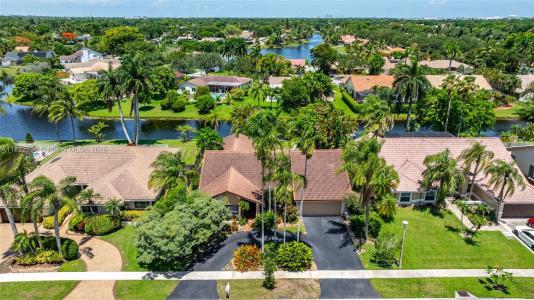 1180 NW 100th Way, Plantation, Florida 33322, USA
