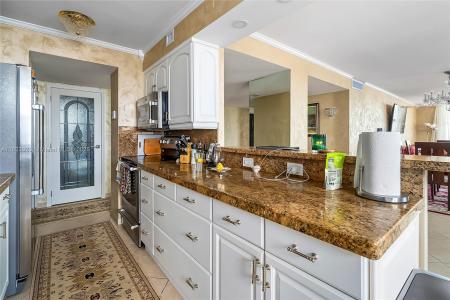 250 174th ST 1704, Sunny Isles Beach, Florida 33160, USA