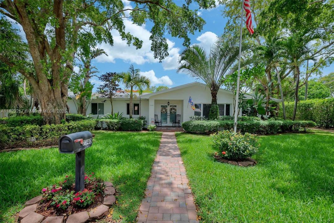 7340 SW 123rd Ter, Pinecrest, Floryda 33156, USA