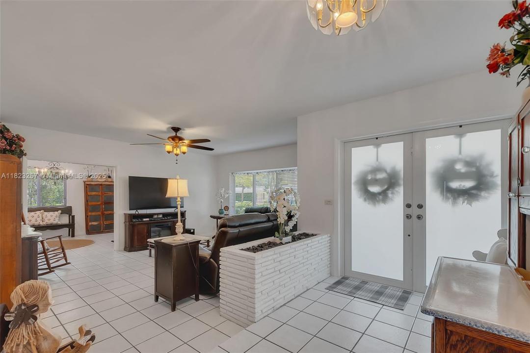 7340 SW 123rd Ter, Pinecrest, Floryda 33156, USA