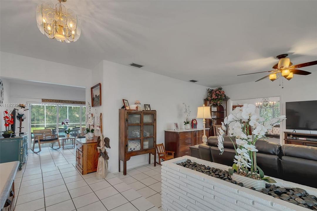 7340 SW 123rd Ter, Pinecrest, Floryda 33156, USA