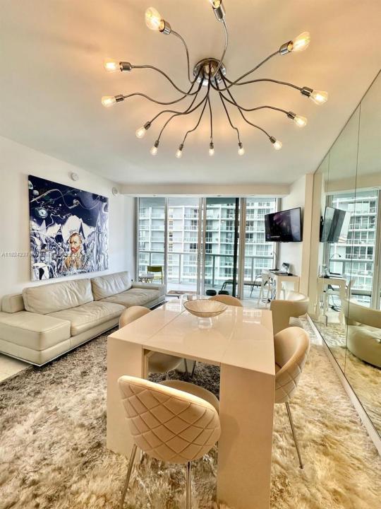495 NE Brickell Ave 3206, Miami, Florida 33131, Stati Uniti