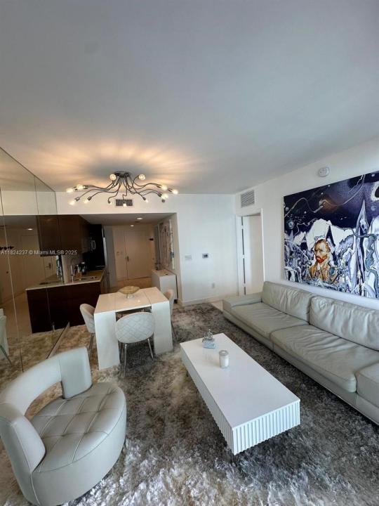 495 NE Brickell Ave 3206, Miami, Florida 33131, Stati Uniti