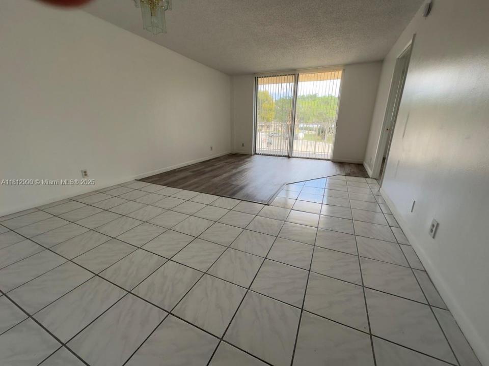 500 Executive Center Dr 2N, West Palm Beach, Florida 33401, USA