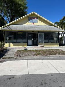 5921 W Hallandale Beach Blvd, West Park, Florida 33023, USA