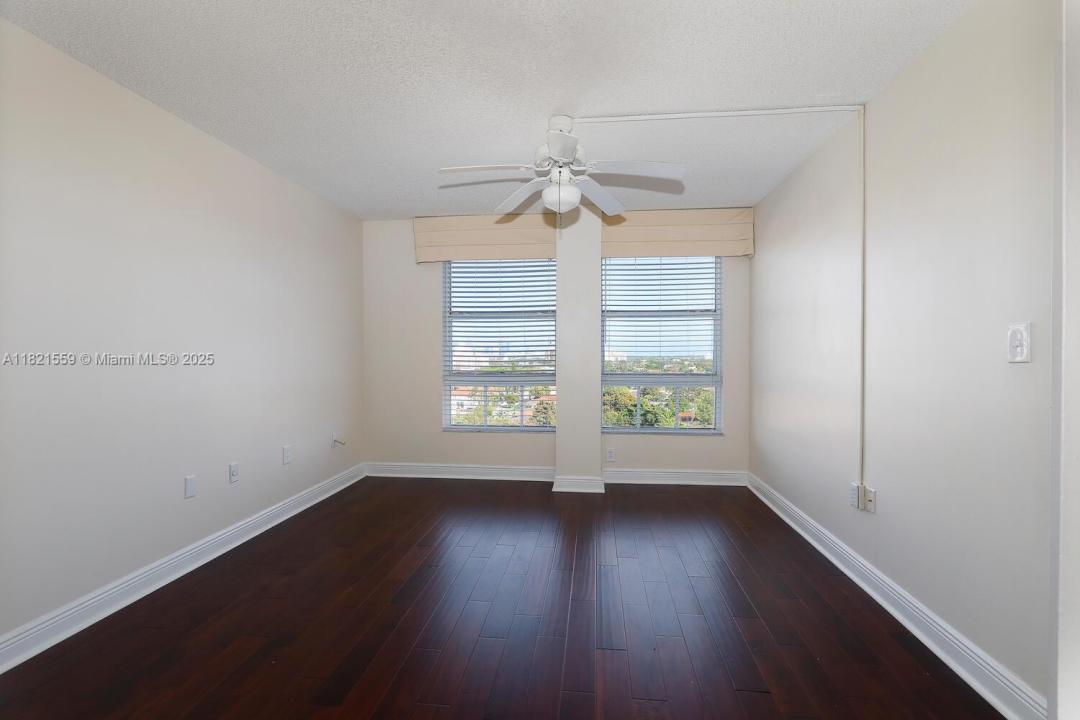 2351 Douglas Rd 901, Miami, Floride 33145, États-Unis