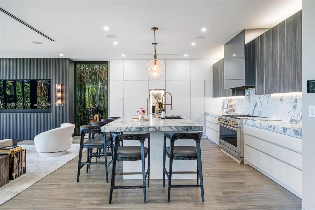 450 W 62nd St, Miami Beach, Florida 33140