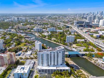 10 SW South River Dr PHI03, Miami, Florida 33130, USA