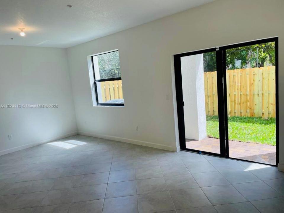 275 SW 159 Terrace 275, Pembroke Pines, Florida 33027, HOA KỲ