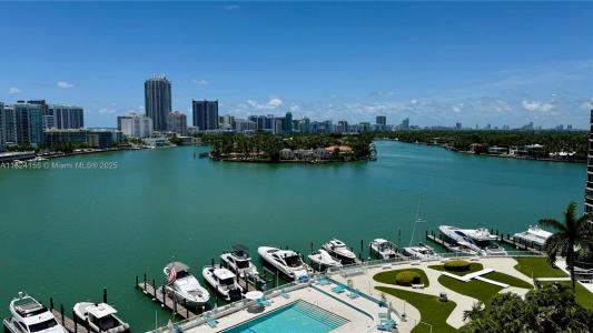 900 Bay Dr 906, Miami Beach, Florida 33141, USA