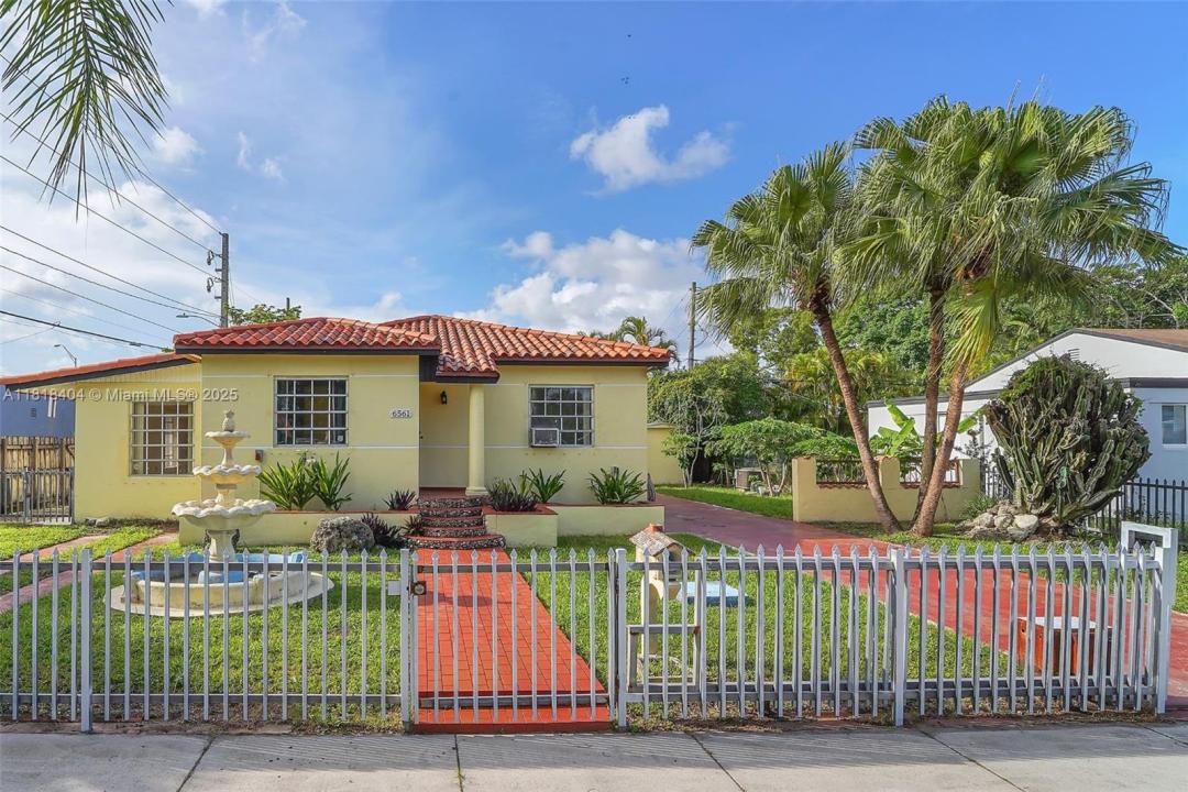 6561 SW 18th St, West Miami, Флорида 33155, Соединенные Штаты