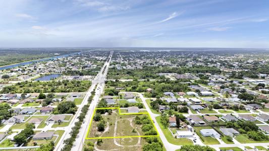 642 SW Caburn Avenue, Port Saint Lucie, Florida 34953
