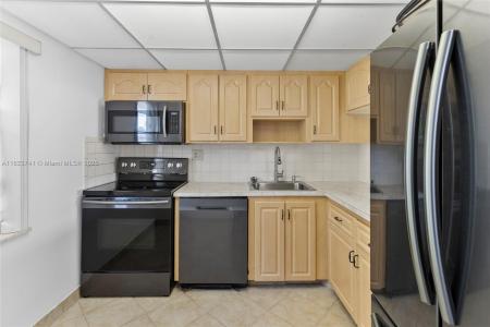 7887 Golf Cir Dr 203, Margate, Florida 33063, USA