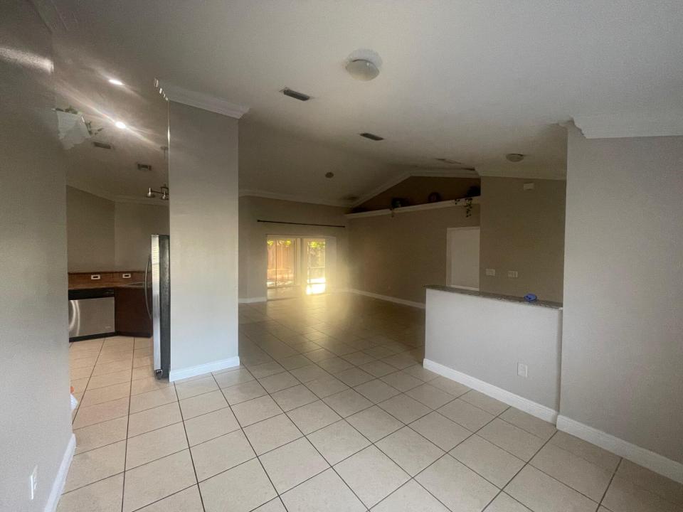 3718 SW Masilunas Street, Port Saint Lucie, Florida 34953