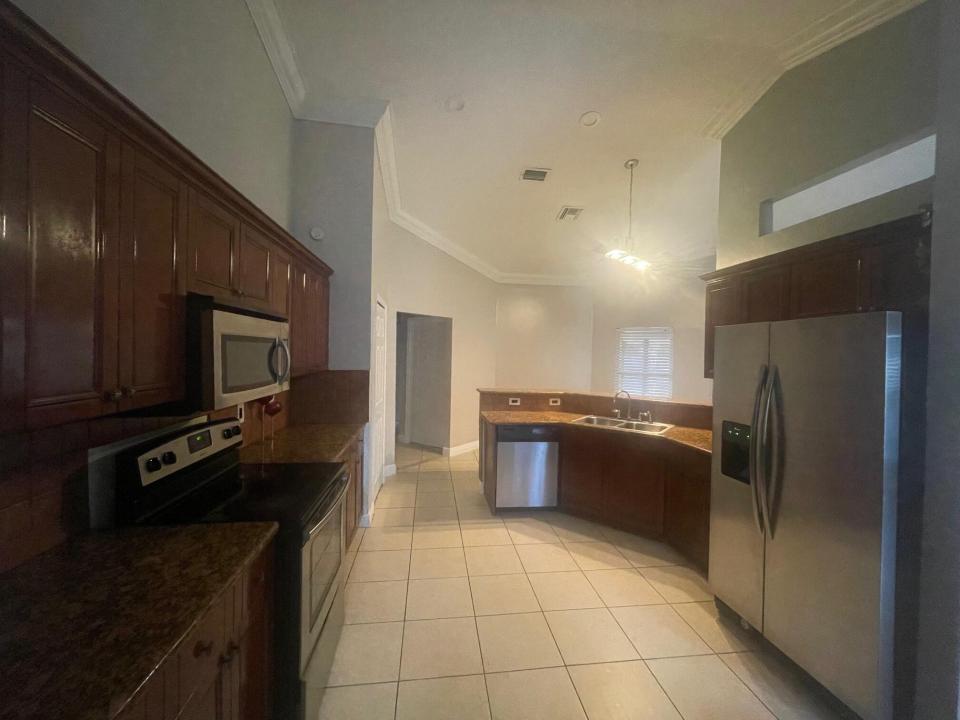 3718 SW Masilunas Street, Port Saint Lucie, Florida 34953