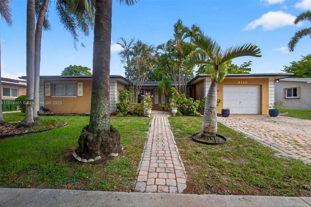 8320 Pasadena Blvd, Pembroke Pines, פלורידה 33024, ארצות הברית של אמריקה 