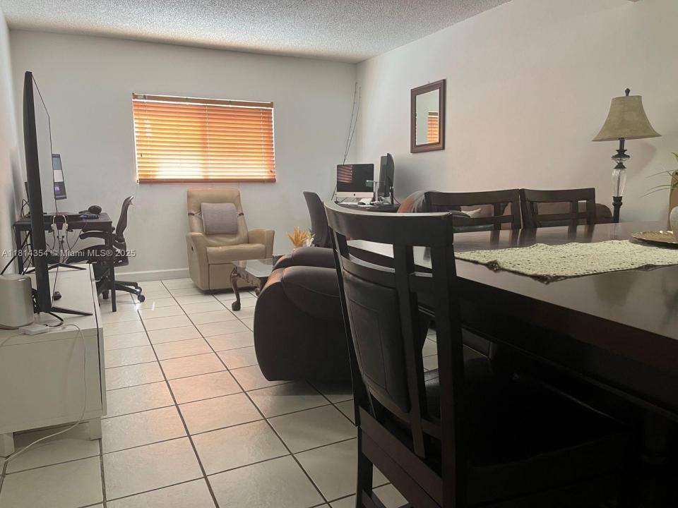 14901 SW 82nd Ter 1-207, Miami, Florida 33193, HOA KỲ
