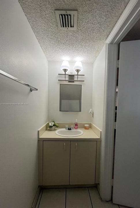 14901 SW 82nd Ter 1-207, Miami, Florida 33193, HOA KỲ